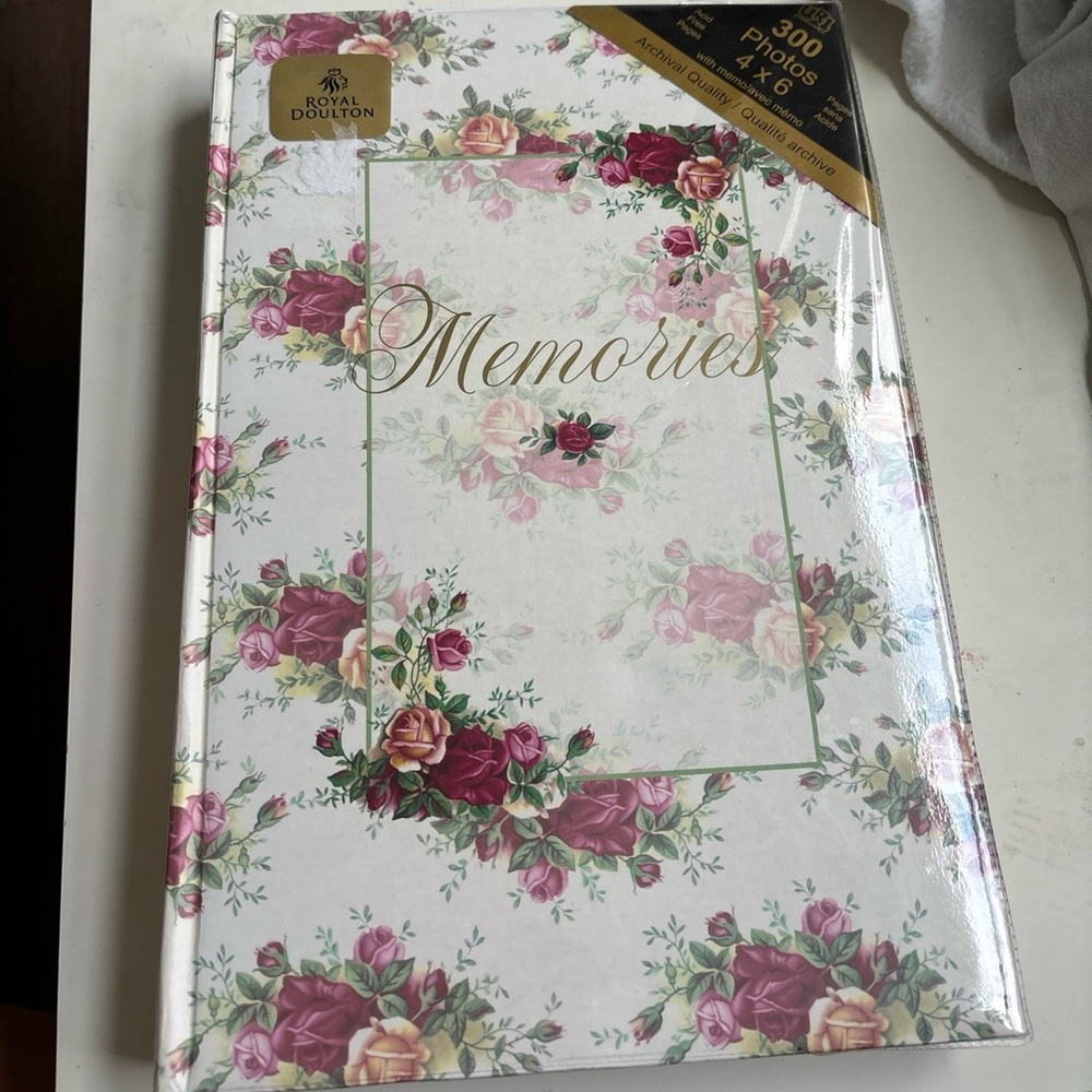 Royal Albert/Doulton photos Album Cover Memories  Collection Vtg